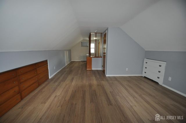 213 Old Post Road Road, Edison, NJ 08817