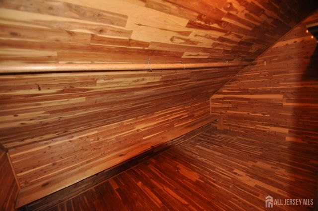 213 Old Post Road Road, Edison, NJ 08817