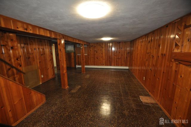 213 Old Post Road Road, Edison, NJ 08817