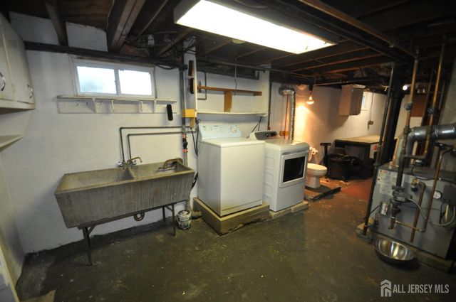 213 Old Post Road Road, Edison, NJ 08817