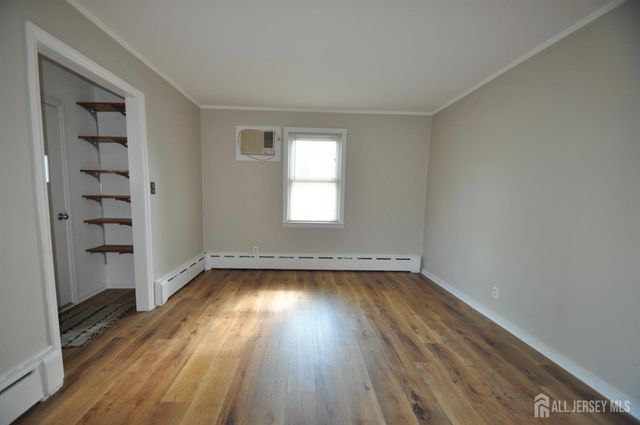 213 Old Post Road Road, Edison, NJ 08817