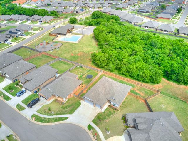 13808 Village Cove, Piedmont, OK 73078