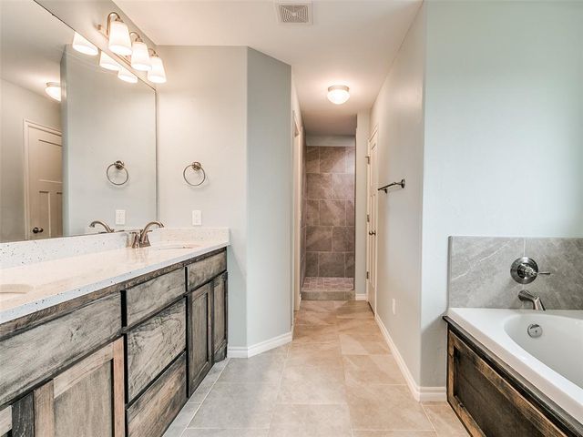 13808 Village Cove, Piedmont, OK 73078
