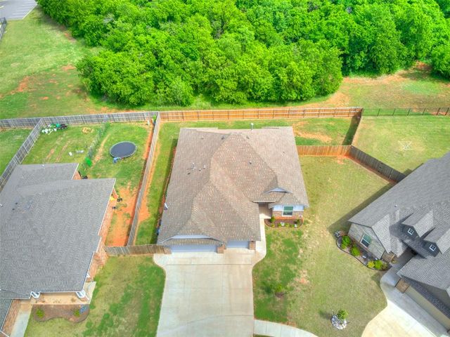 13808 Village Cove, Piedmont, OK 73078