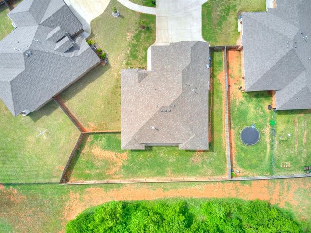 13808 Village Cove, Piedmont, OK 73078