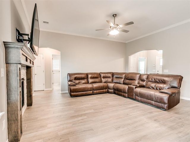 13808 Village Cove, Piedmont, OK 73078
