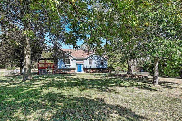17980 W 191st Street, Spring Hill, KS 66083