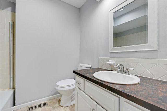 17980 W 191st Street, Spring Hill, KS 66083