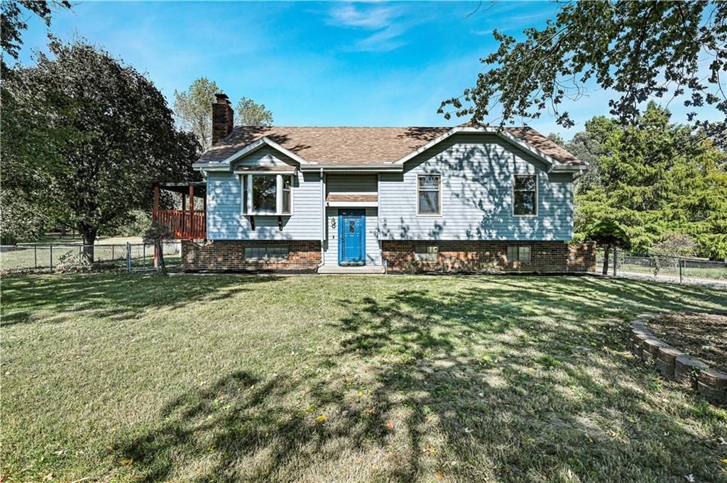 17980 W 191st Street, Spring Hill, KS 66083