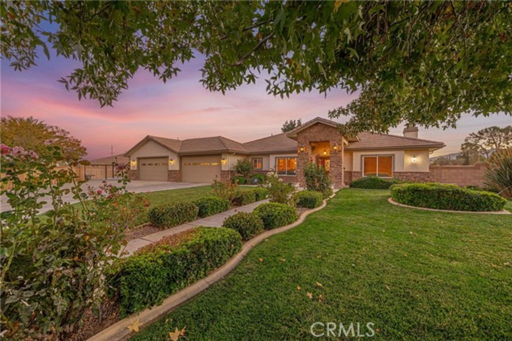 2534 Desert Rose Drive, Lancaster, CA 93536