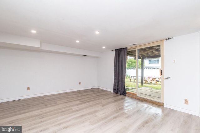 3648 ESSEX LN, Philadelphia, PA 19114