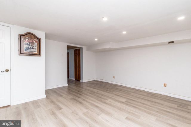 3648 ESSEX LN, Philadelphia, PA 19114