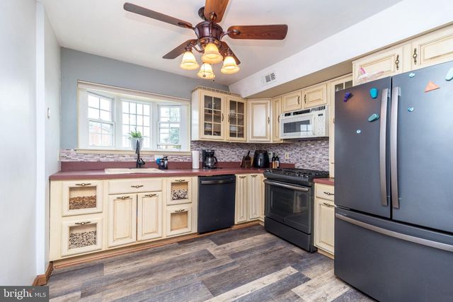 3648 ESSEX LN, Philadelphia, PA 19114