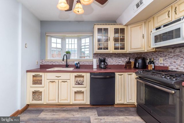 3648 ESSEX LN, Philadelphia, PA 19114