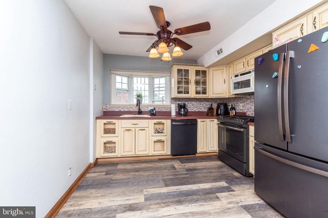3648 ESSEX LN, Philadelphia, PA 19114