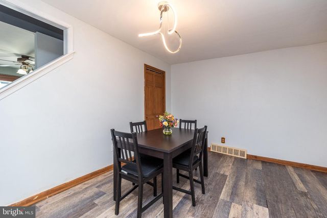 3648 ESSEX LN, Philadelphia, PA 19114