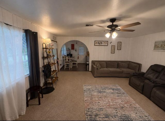 2616 Texas Avenue, Dickinson, TX 77539