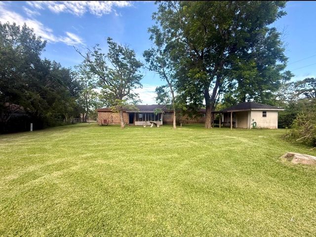 2616 Texas Avenue, Dickinson, TX 77539
