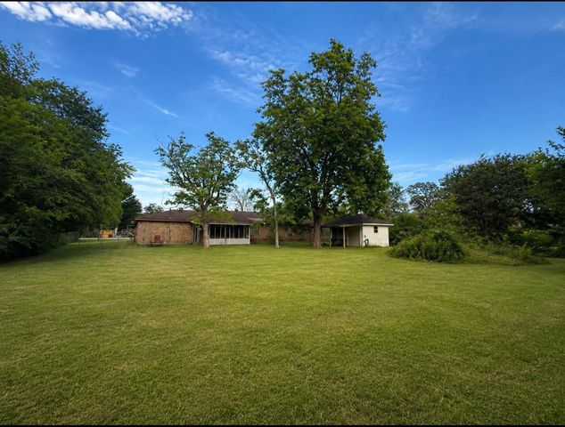 2616 Texas Avenue, Dickinson, TX 77539
