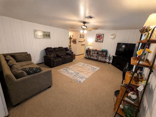 2616 Texas Avenue, Dickinson, TX 77539
