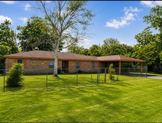 2616 Texas Avenue, Dickinson, TX 77539