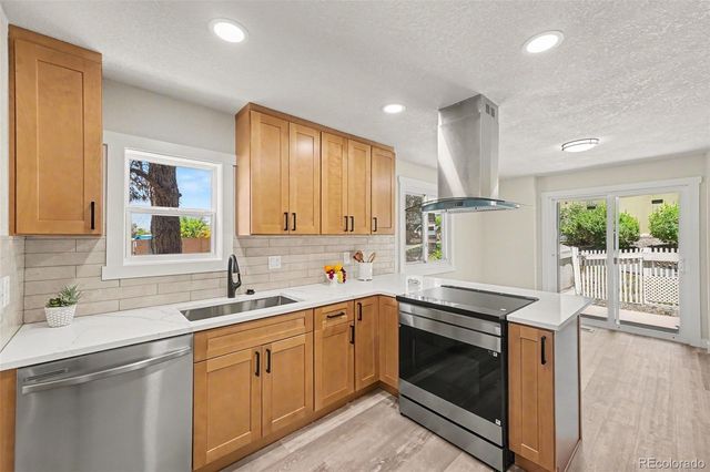 2740 S Kenton Court, Aurora, CO 80014