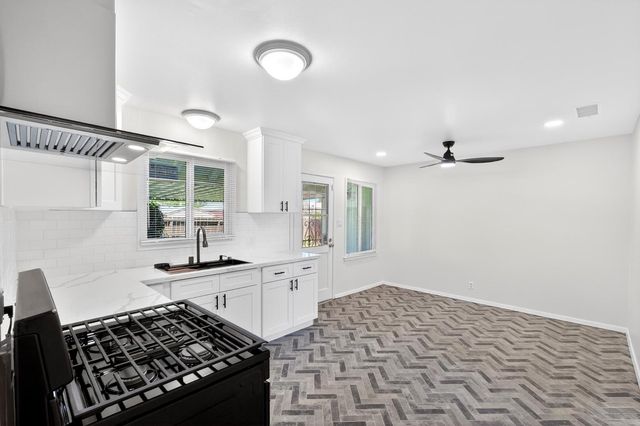 1812 W Bellaire Way, Fresno, CA 93705