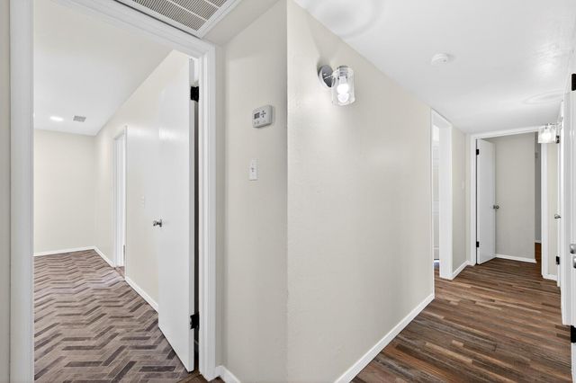 1812 W Bellaire Way, Fresno, CA 93705