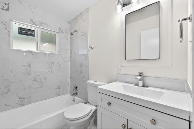 1812 W Bellaire Way, Fresno, CA 93705