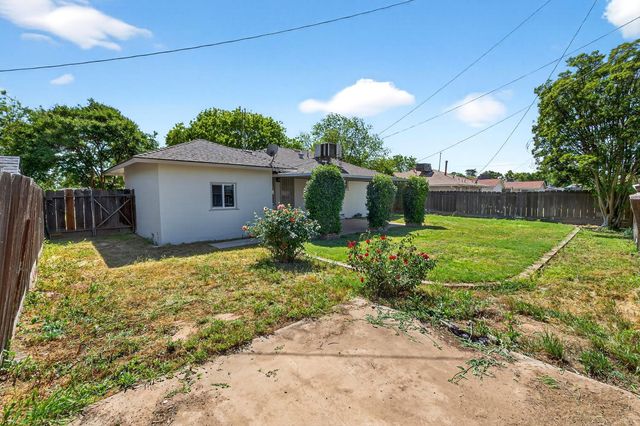 1812 W Bellaire Way, Fresno, CA 93705