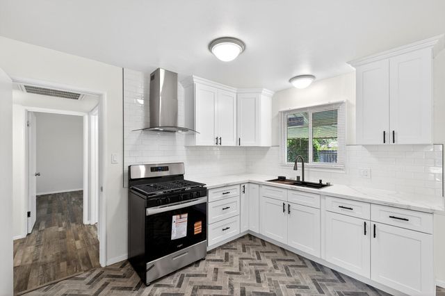 1812 W Bellaire Way, Fresno, CA 93705