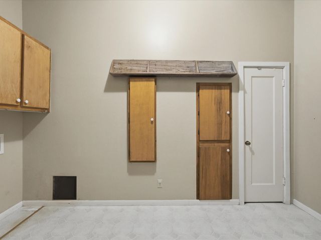 750 Lyons Road, Ennis, TX 75119