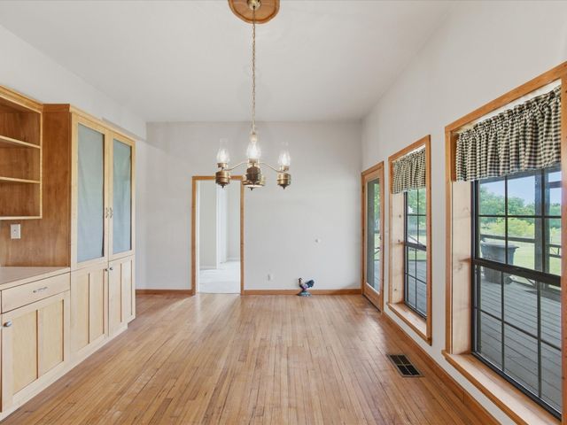 750 Lyons Road, Ennis, TX 75119