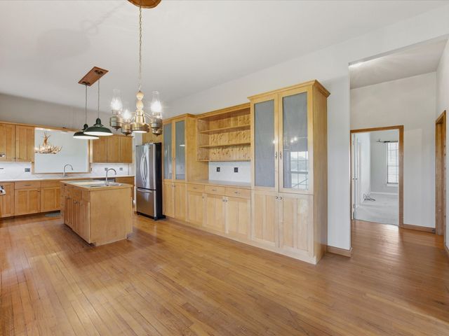 750 Lyons Road, Ennis, TX 75119
