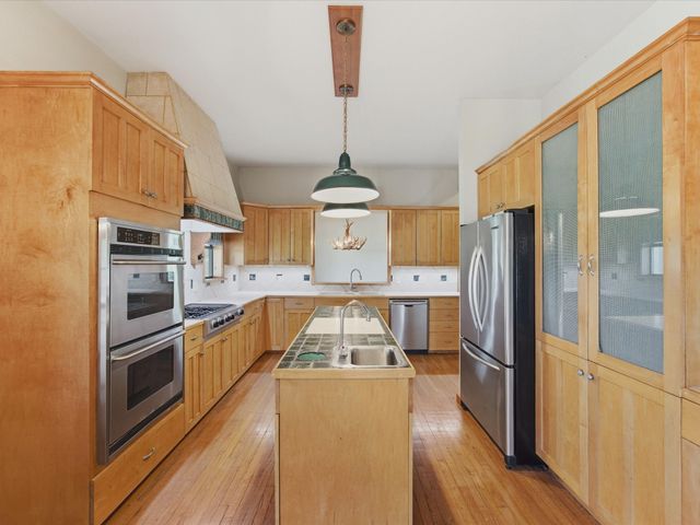 750 Lyons Road, Ennis, TX 75119