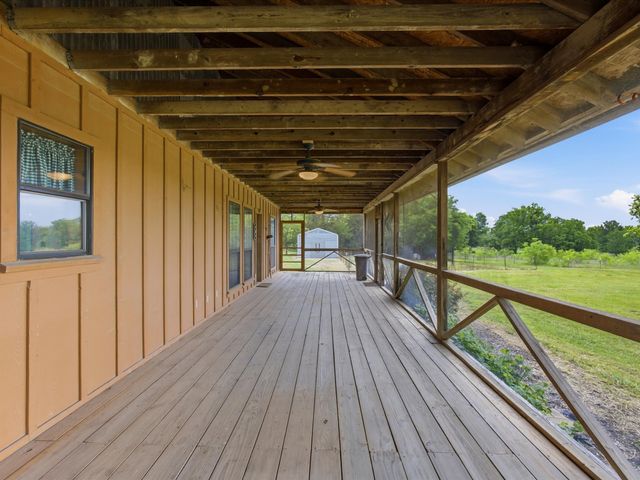 750 Lyons Road, Ennis, TX 75119
