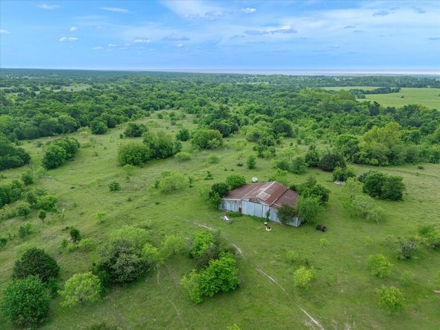 750 Lyons Road, Ennis, TX 75119