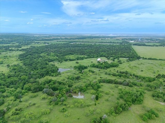 750 Lyons Road, Ennis, TX 75119