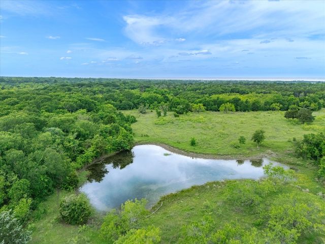 750 Lyons Road, Ennis, TX 75119