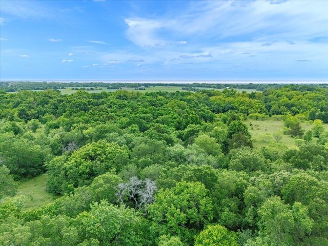 750 Lyons Road, Ennis, TX 75119