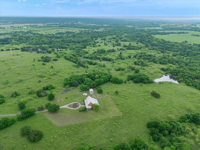 750 Lyons Road, Ennis, TX 75119