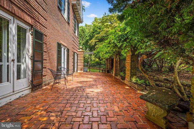 8 CLUB RD, Baltimore, MD 21210