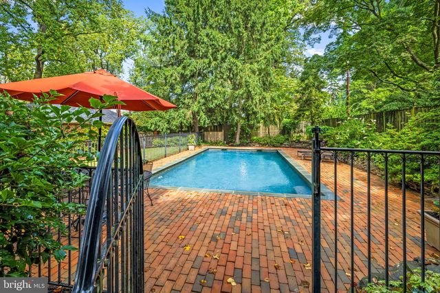 8 CLUB RD, Baltimore, MD 21210