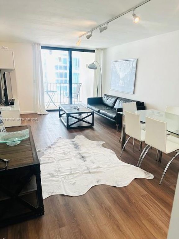 2625 Collins Ave 415, Miami Beach, FL 33140