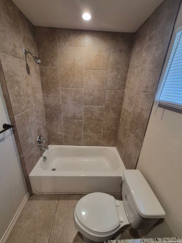 7026 Lakeview Dr Unit 101, San Antonio, TX 78244