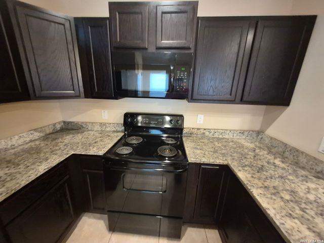 7026 Lakeview Dr Unit 101, San Antonio, TX 78244
