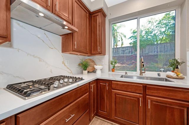 6440 Camellia Point Way, Roseville, CA 95678