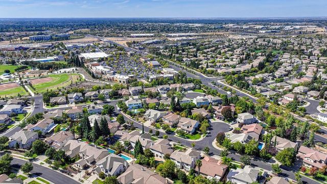 6440 Camellia Point Way, Roseville, CA 95678