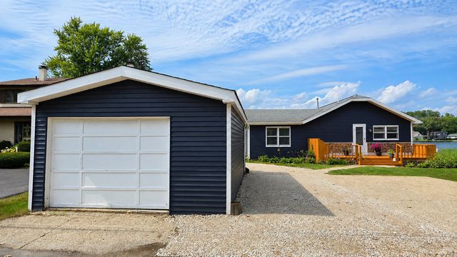 1614 River Terrace Drive, Mchenry, IL 60051