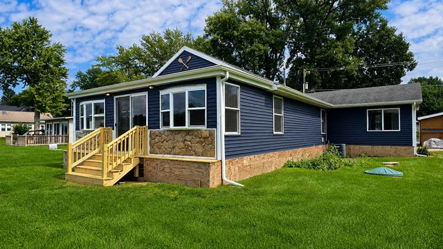 1614 River Terrace Drive, Mchenry, IL 60051